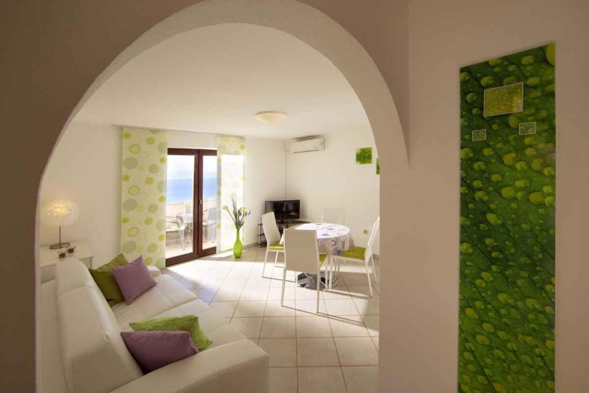 Apartment In Ravni/Istrien 8872 Exterior foto